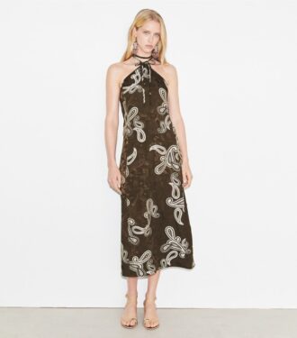 Abito con scollo all’americana in raso