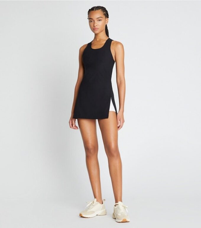 Abito da tennis con spacco laterale in jersey tecnico