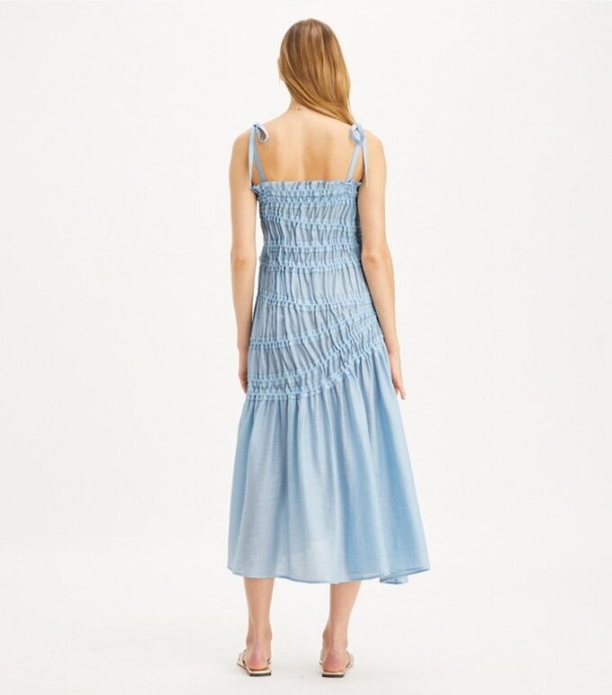 Abito in viscosa con spalline e smock Abito in viscosa con spalline e smock