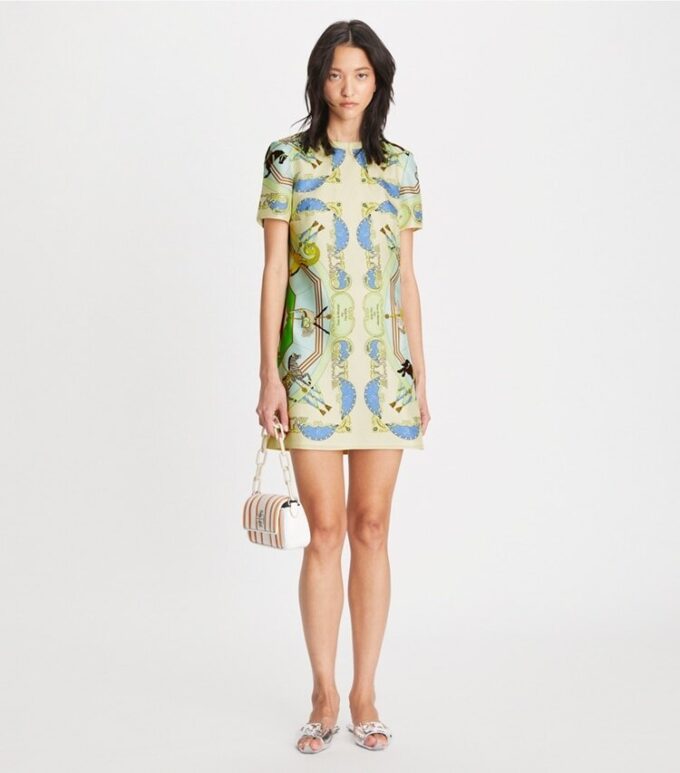 Abito T-shirt con davanti in seta Abito T-shirt con davanti in seta