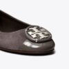 Ballerine con punta rinforzata e logo multiplo Ballerine con punta rinforzata e logo multiplo