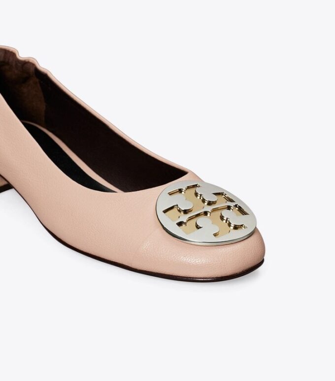 Ballerine con punta rinforzata e tacco Claire