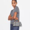 Borsa a barilotto con monogramma T Monogram
