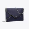 Borsa a busta con catena in pelle liscia