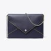Borsa a busta con catena in pelle liscia