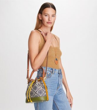 Borsa a secchiello con monogramma T Monogram color block