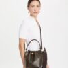 Borsa a secchiello in tela rivestita con T Monogram Borsa a secchiello in tela rivestita con T Monogram