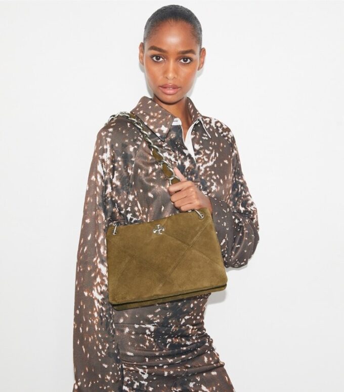 Borsa a tracolla piccola Kira Diamond Quilt in pelle scamosciata Borsa a tracolla piccola Kira Diamond Quilt in pelle scamosciata