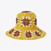 Cappello a secchiello in paglia con tesa corta lavorato all’uncinetto