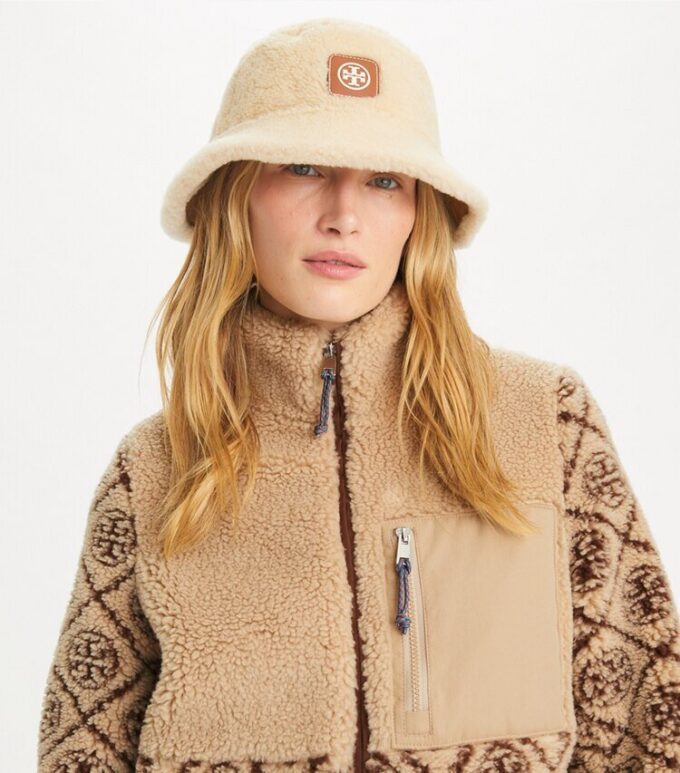 Cappello a secchiello reversibile in shearling