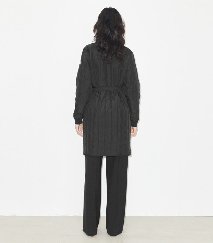Cappotto trapuntato imbottito in nylon Cappotto trapuntato imbottito in nylon