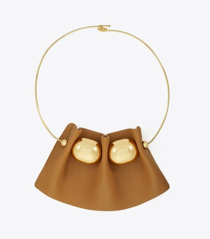 Collana con collare in pelle scanalata Collana con collare in pelle scanalata