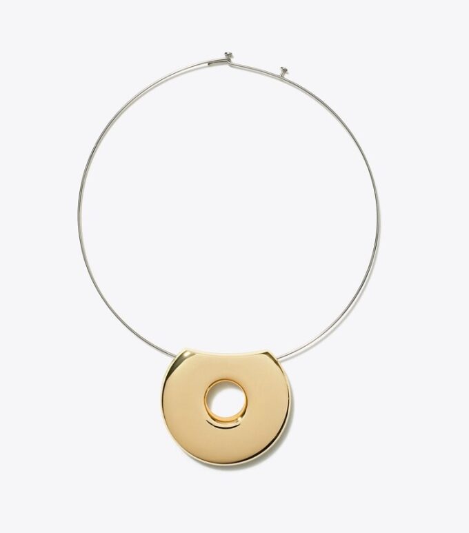 Collana con collare traforato Collana con collare traforato