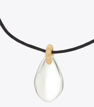 Collana con pendente grande traforato