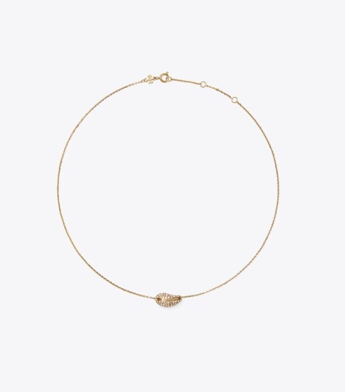 Collana con pendente pavé traforato Collana con pendente pavé traforato