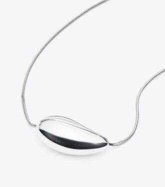 Collana con pendente traforato