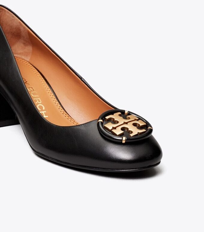 Décolleté con logo multiplo, larghezza estesa Décolleté con logo multiplo, larghezza estesa