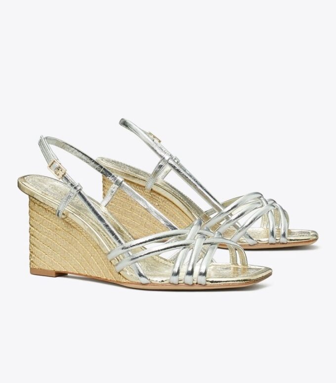 Espadrillas con zeppa e cinturini multipli Espadrillas con zeppa e cinturini multipli