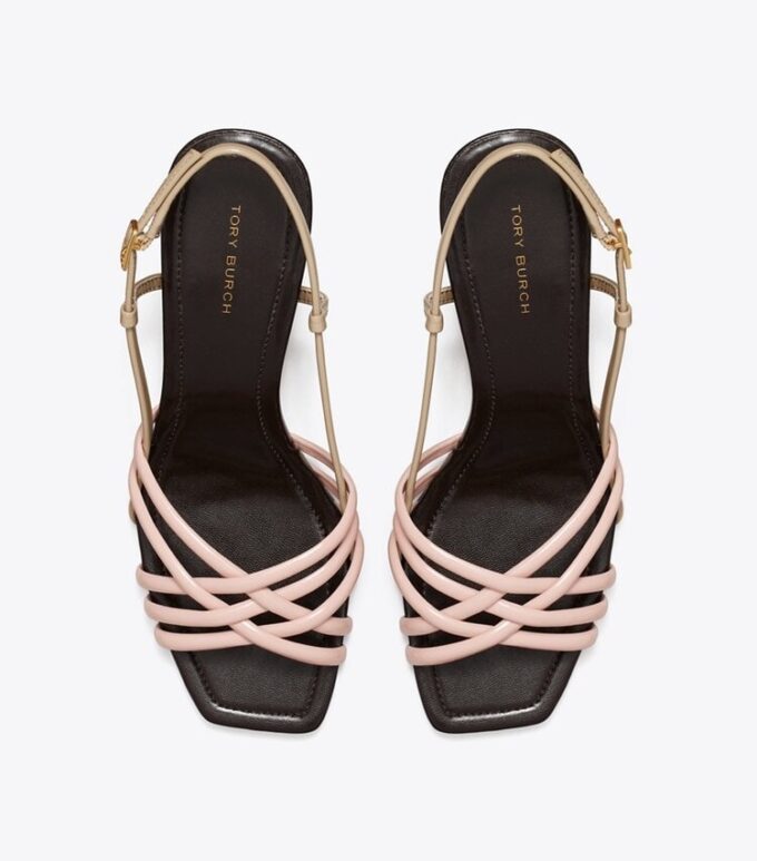 Espadrillas con zeppa e cinturini multipli Espadrillas con zeppa e cinturini multipli