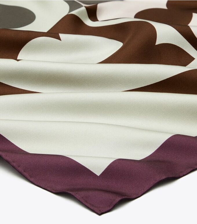Foulard in seta con logo color block Foulard in seta con logo color block