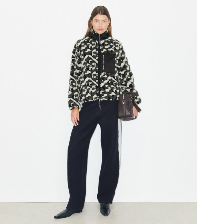 Giacca in pile con monogramma T prismatico Giacca in pile con monogramma T prismatico