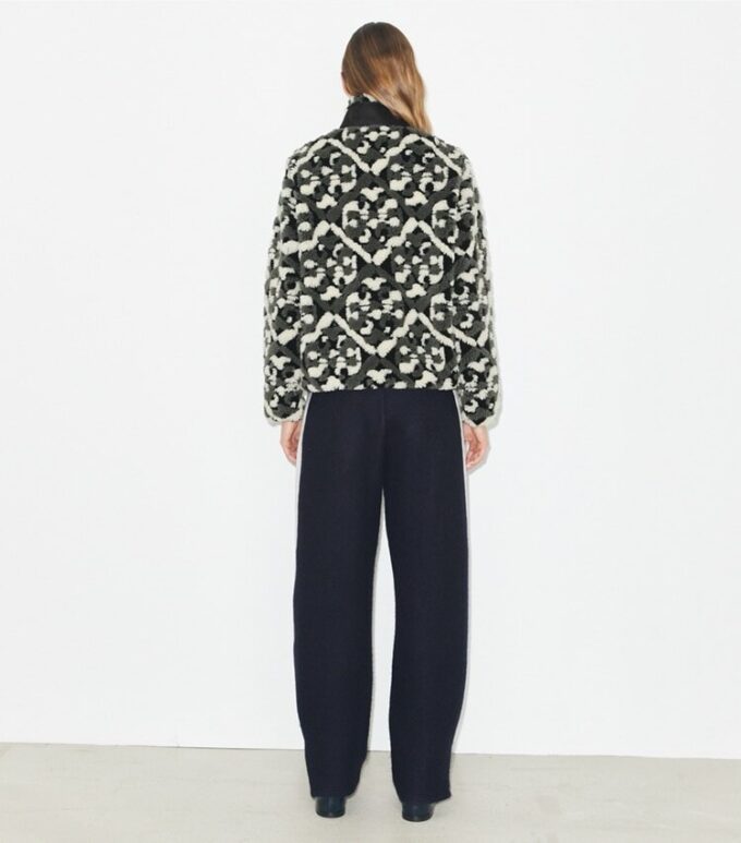 Giacca in pile con monogramma T prismatico Giacca in pile con monogramma T prismatico