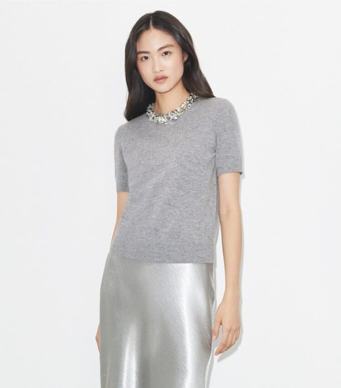 Maglione a maniche corte in lana e paillettes Maglione a maniche corte in lana e paillettes