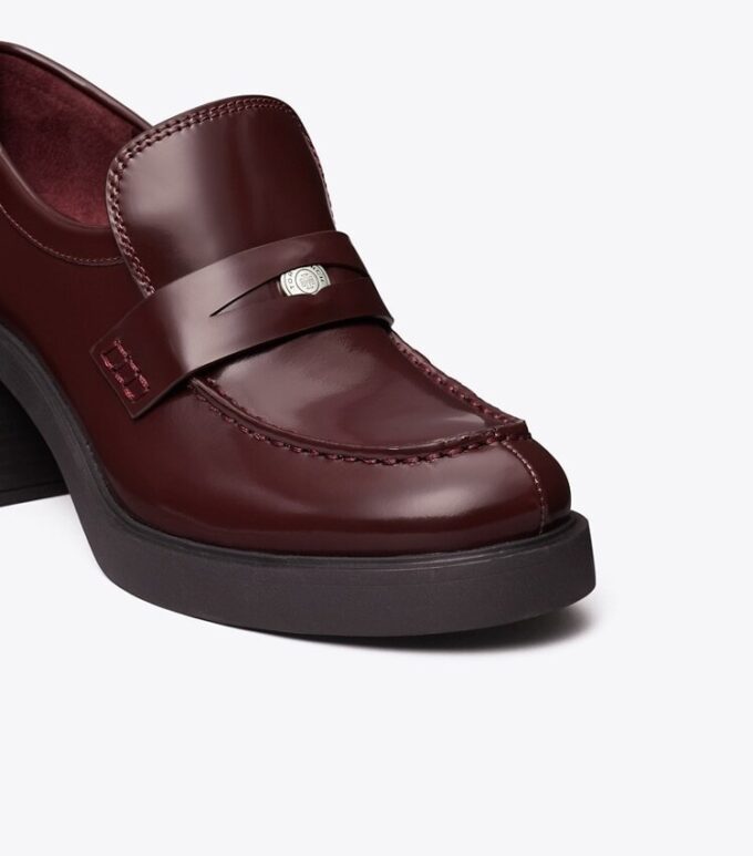 Mocassino classico con tacco e suola carrarmato Mocassino classico con tacco e suola carrarmato