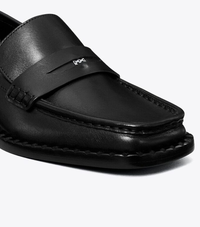 Mocassino con punta quadrata Mocassino con punta quadrata