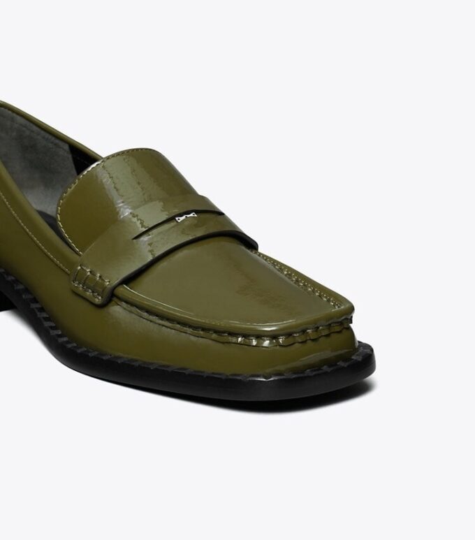 Mocassino con punta quadrata Mocassino con punta quadrata