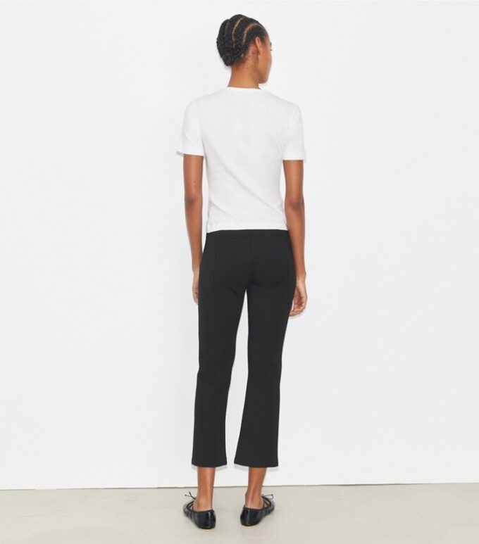 Pantaloni compressivi svasati e cropped Pantaloni compressivi svasati e cropped