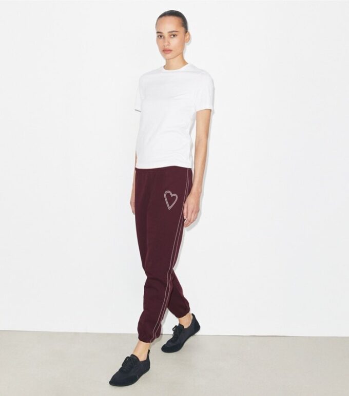 Pantaloni della tuta in French Terry con cuore ricamato Pantaloni della tuta in French Terry con cuore ricamato