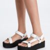 Sandalo con plateau Mellow