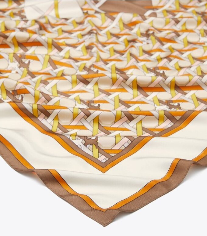 Sciarpa quadrata oversize con logo Basket-Weave Sciarpa quadrata oversize con logo Basket-Weave