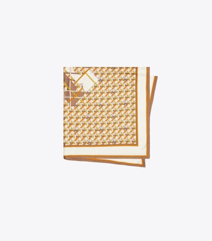 Sciarpa quadrata oversize con logo Basket-Weave Sciarpa quadrata oversize con logo Basket-Weave