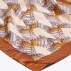 Sciarpa quadrata oversize in seta con logo Deco Crane Geo
