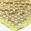 Sciarpa quadrata oversize in seta double-face con logo a scacchi 3D Sciarpa quadrata oversize in seta double-face con logo a scacchi 3D