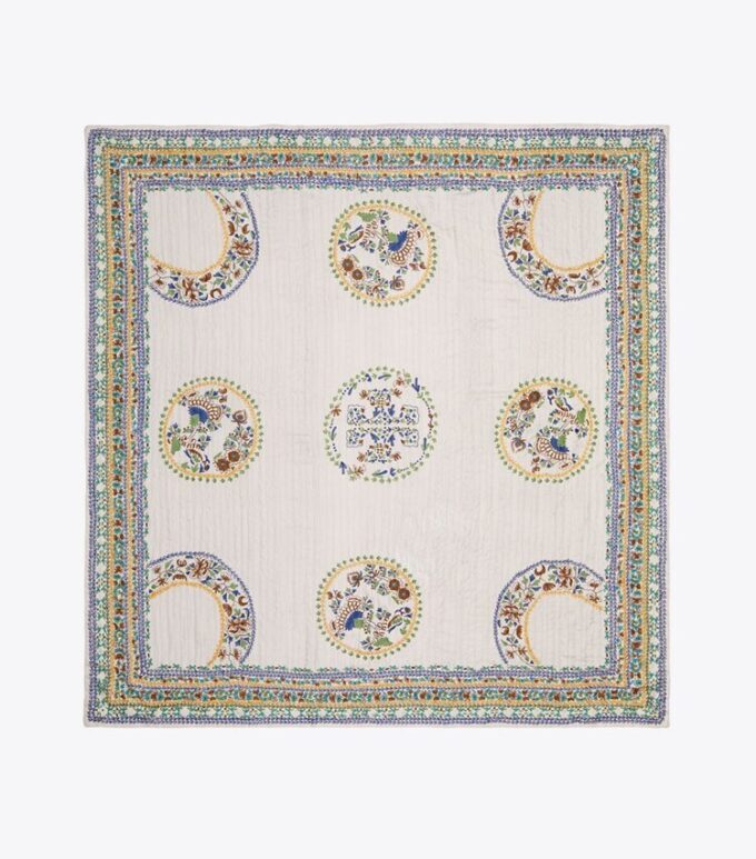 Sciarpa quadrata oversize ricamata con piatti in ceramica Sciarpa quadrata oversize ricamata con piatti in ceramica