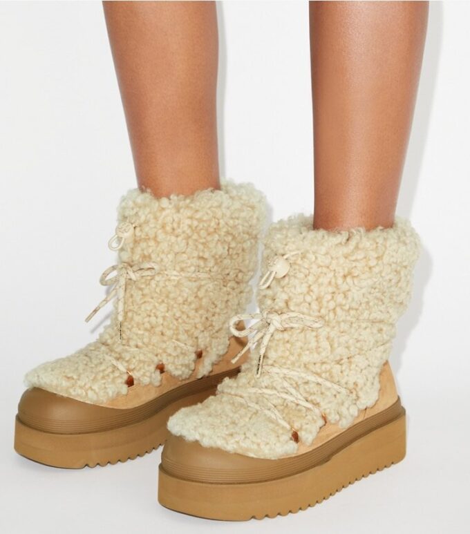 Stivali stringati in shearling morbido