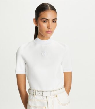 T-shirt con collo alto e logo T-shirt con collo alto e logo