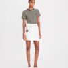 T-shirt con logo ricamato T-shirt con logo ricamato