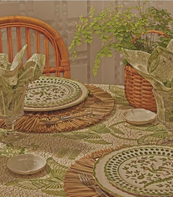 Tovaglia rotonda Butterfly Batik, 108″ Tovaglia rotonda Butterfly Batik, 108″