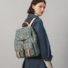 Zaino con patta in nylon stampato